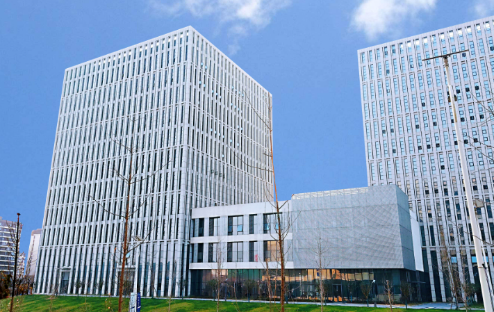 特装展台搭建中常用材料与工艺对比分析